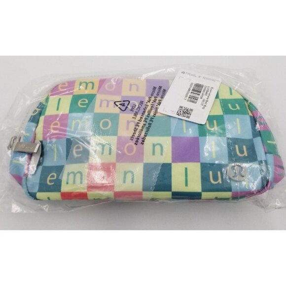 Lululemon Everywhere Belt Bag 1 L Checked Moment Mult Vapor NWT - Picture 11 of 11